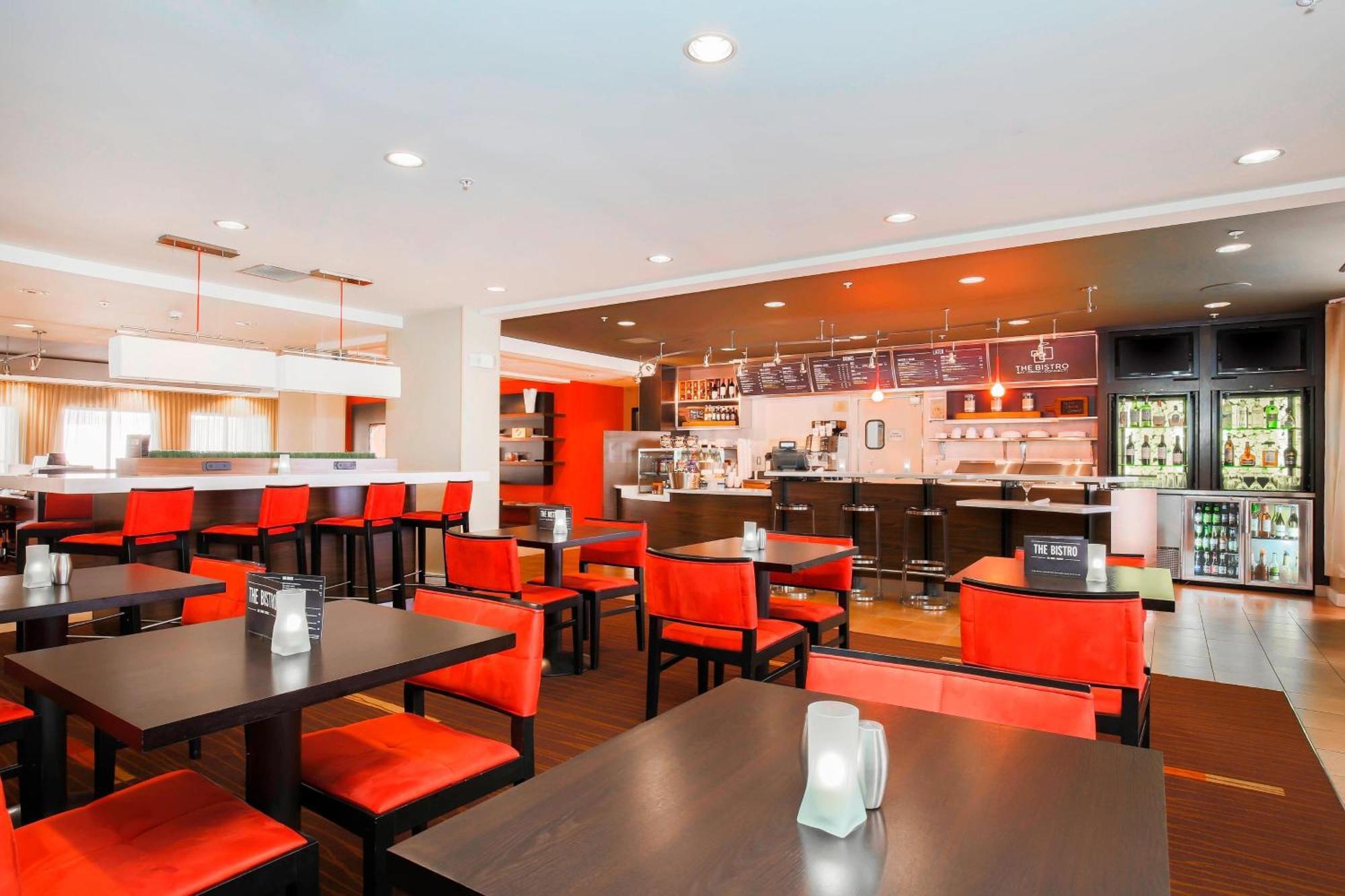 Courtyard By Marriott Salinas Monterey Hotel Exterior photo